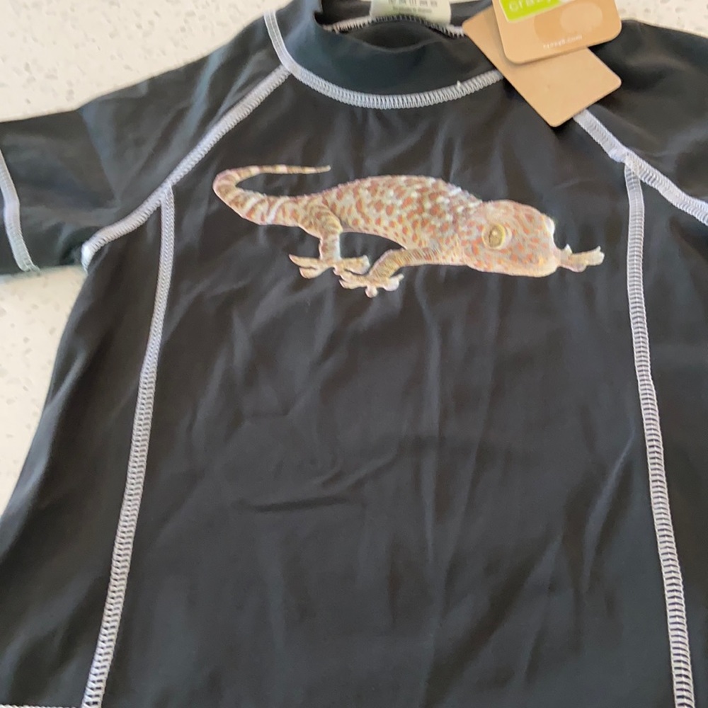 Short sleeve shirt